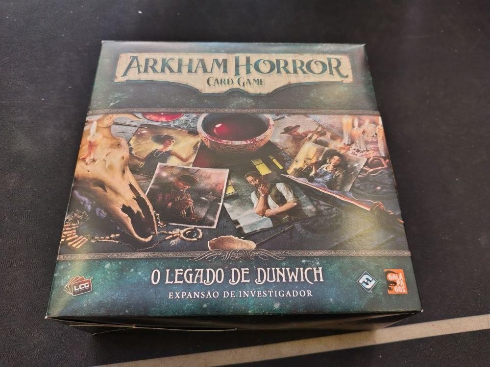 Arkham Horror: The Card Game - O Legado de Dunwich (Expansão de Investigador)