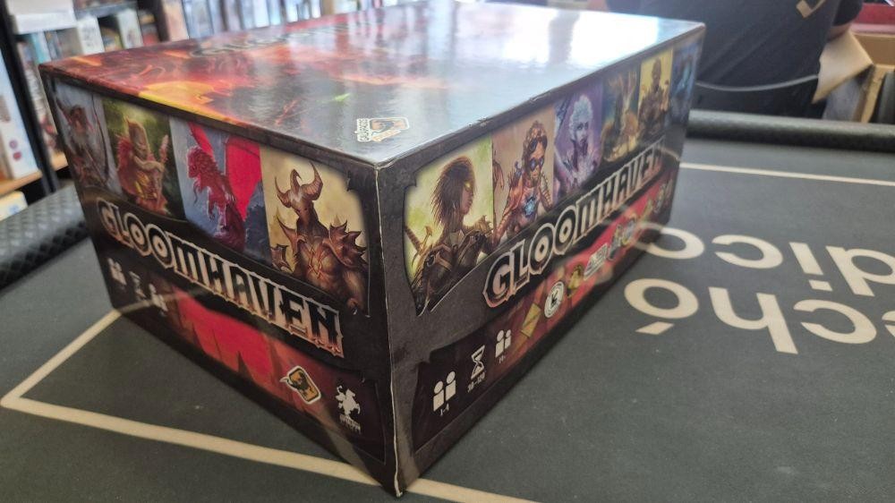 Gloomhaven (Ler Descriçao)