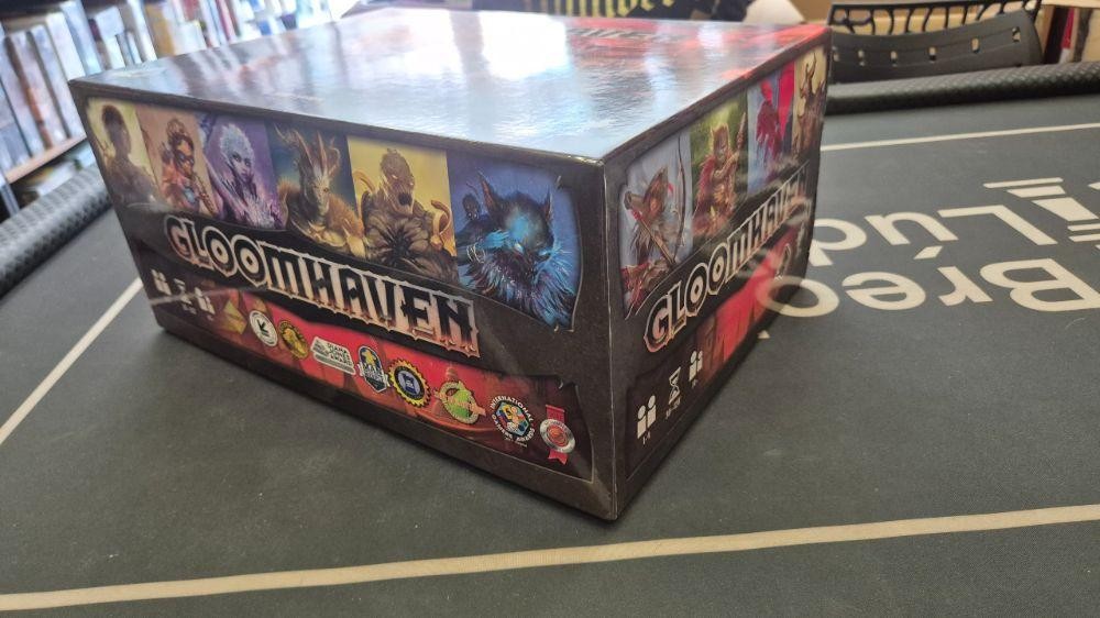 Gloomhaven (Ler Descriçao)